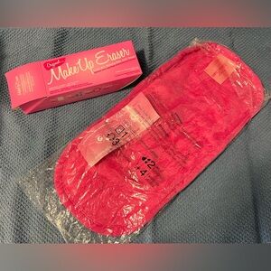 MakeUp Eraser in Bright Pink